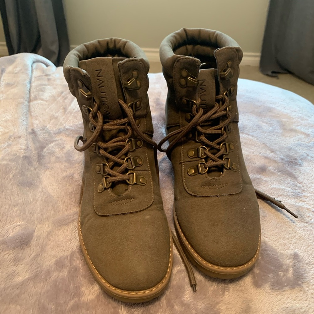 Adorable Nautica tope color combat style blues